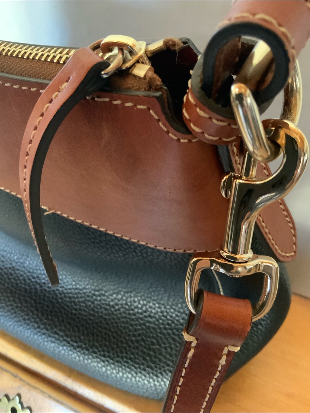 Dooney Bourke Pebble Grain Crossbody 25 - Picture 12 of 16